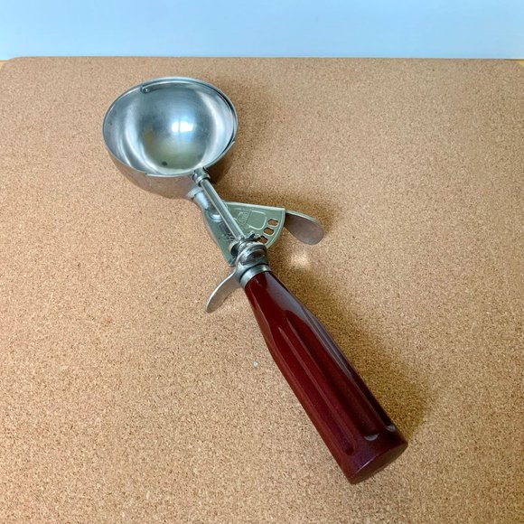 Shorecraft Other - Vintage Shore Craft Ice Cream Scoop Stainless Bakelite Handle